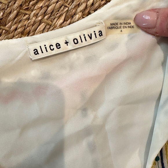 EUC ALICE + OLIVIA EMBROIDERED DRESS - Picture 4 of 4